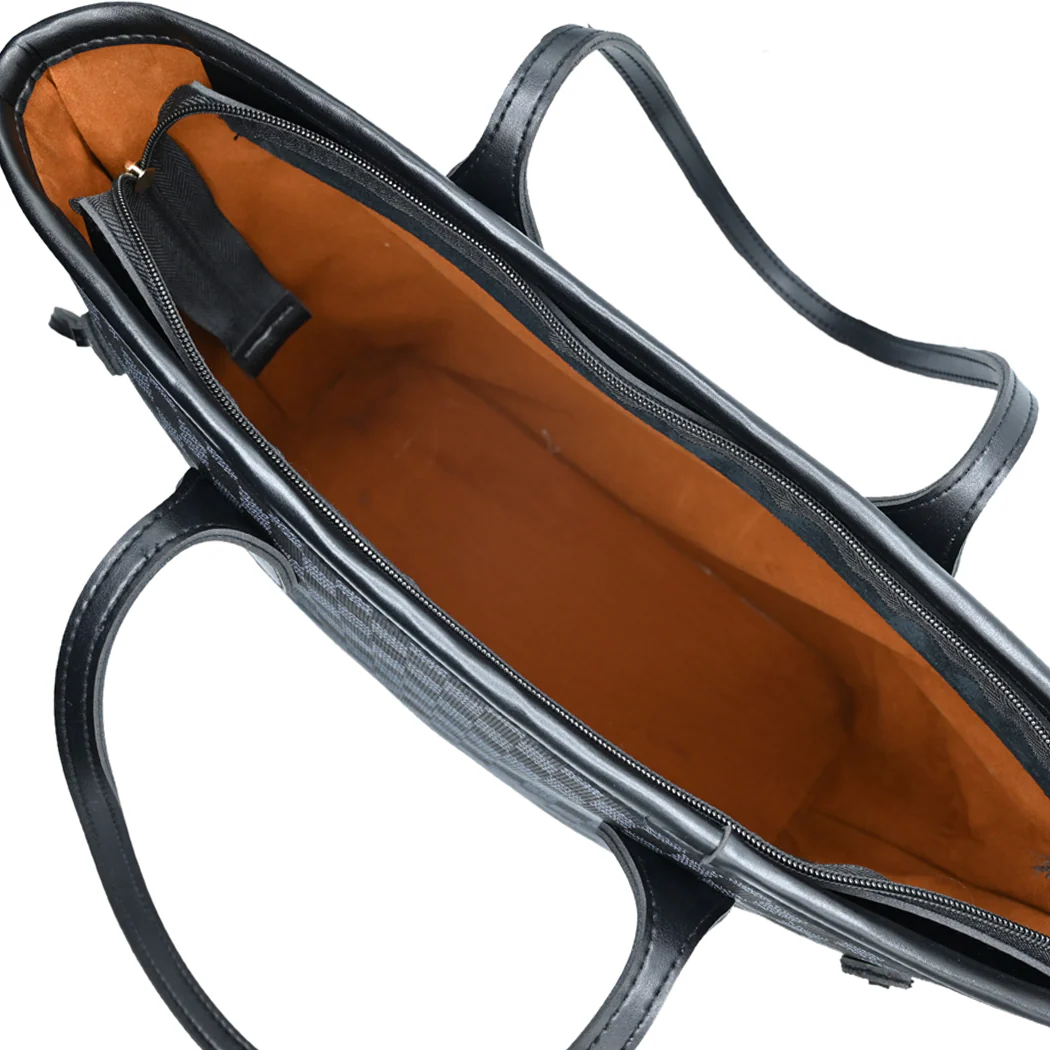 Toteva Handbag Black - Image 4